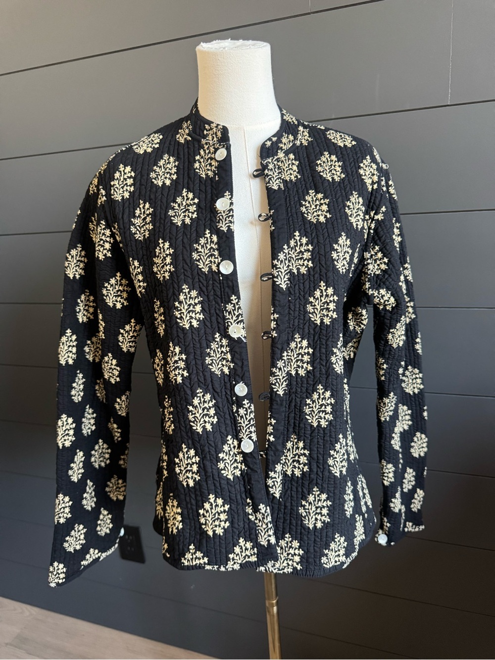 Black Quilted Floral Button-Front Reversible Jacket Boho Layering